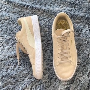 Women’s Puma Sneakers
